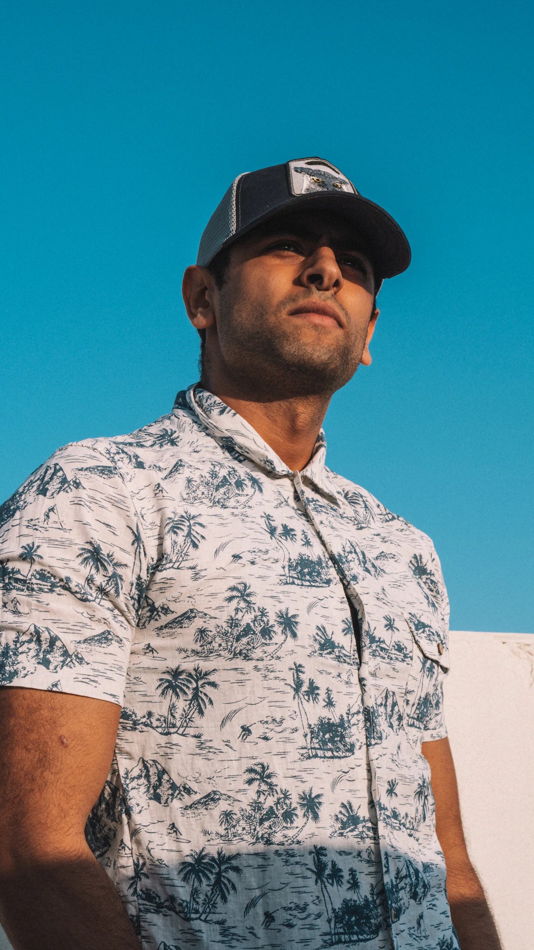 Stylish Men's Hawaiian Shirts for Golf and Summer Outings