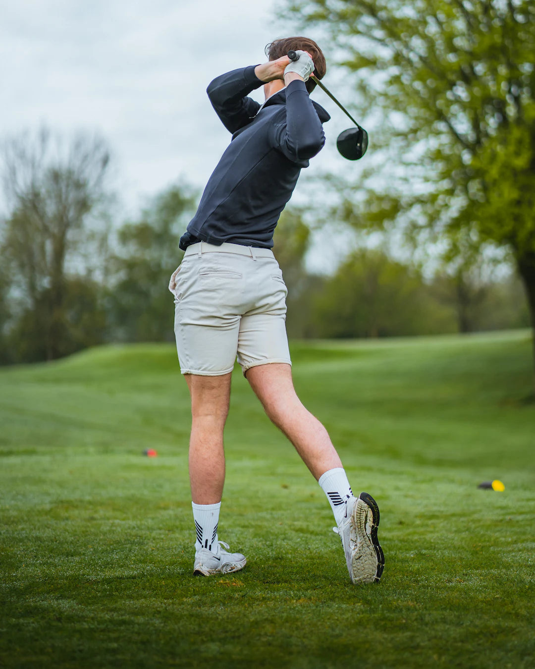 Stylish Men's Golf Shorts for Tropical Adventures