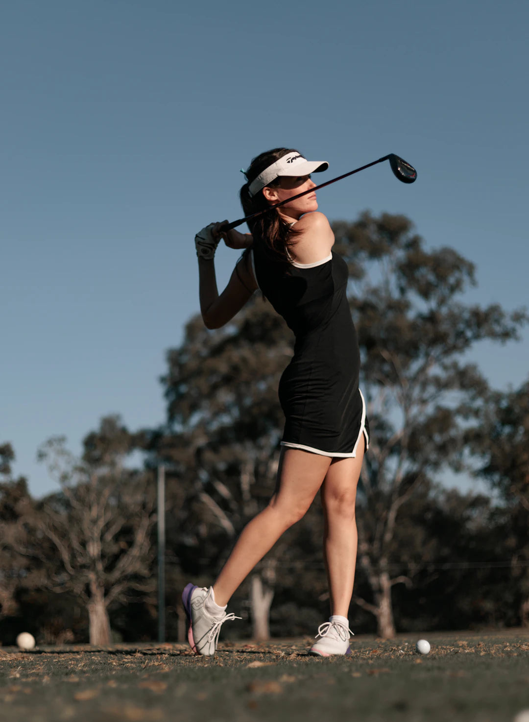 Stylish Sun-Protection Golf Activewear for Women