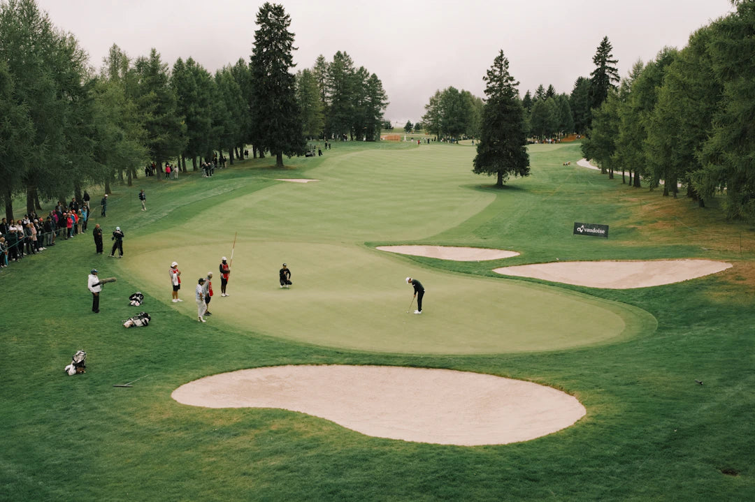The Evolution of Golf Apparel Classic to Contemporary