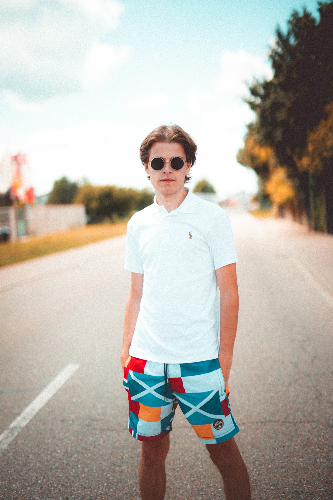 Stylish Men's Golf Shorts with Vibrant Prints for Comfort