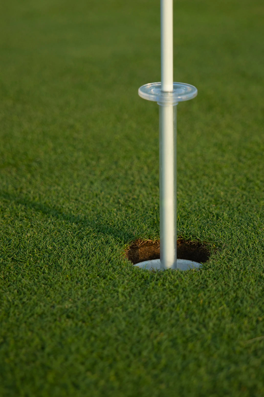 The Power of Moisture-Wicking Fabrics in Golf Apparel