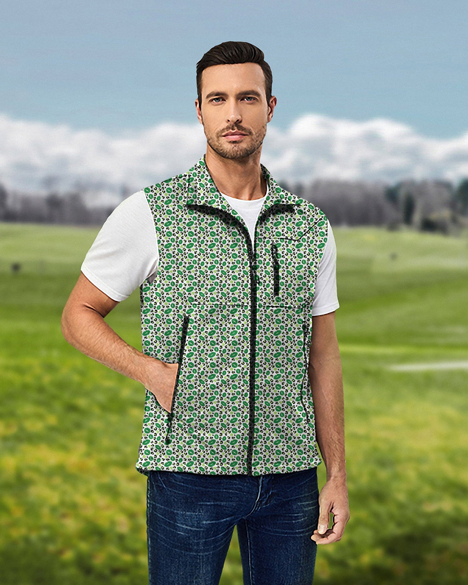 Men's Green leopard kiss St. Patrick's Day Lightweight Softshell Vest Sleeveless Jacket for Golf Windproof Waterproof