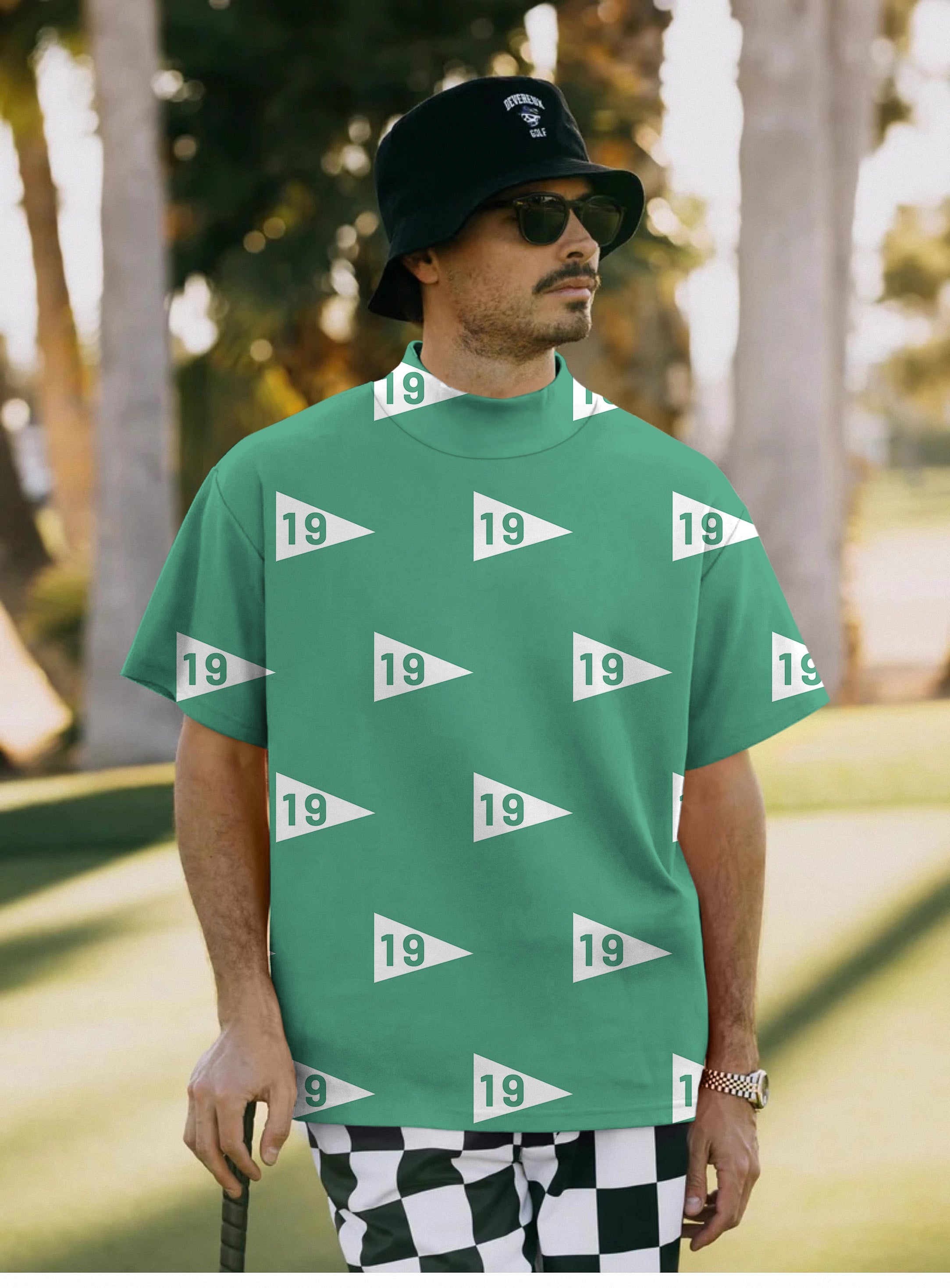 Men's 19th hole-38 green pullover T-shirt with flag print and short sleeves, golf style